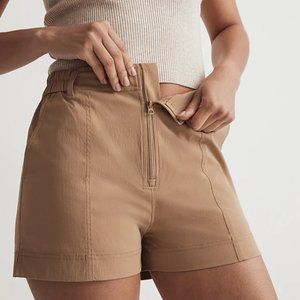 Madewell Zip-Front Tapered Shorts / khaki / small